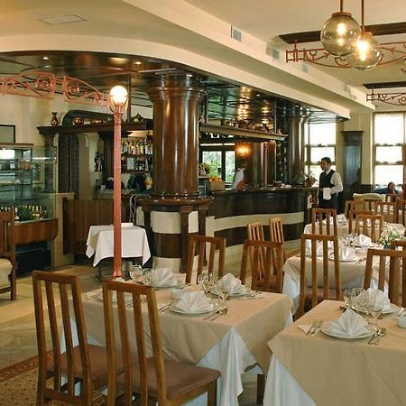 Hotel Irisa Бухарест Экстерьер фото