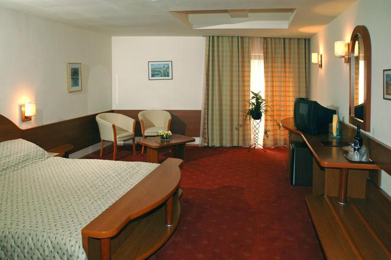 Hotel Irisa Бухарест Номер фото