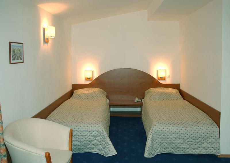 Hotel Irisa Бухарест Номер фото