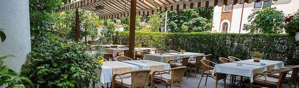 Hotel Irisa Бухарест Экстерьер фото